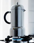 Cafetiere italienne en inox sur du gaz