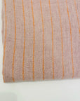nappe rayures orange sur fond rose