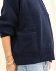 Détail poche pull bleu Himalayan Cachemire