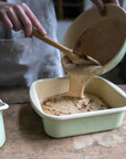 Plat à gateaux en émail