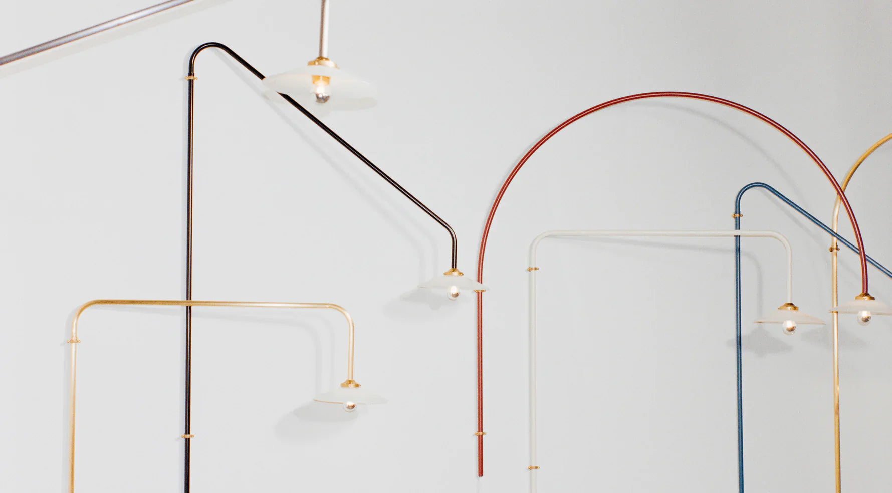 Bannière representant la catégorie Des Luminaires, photo de lampes à poser de designers