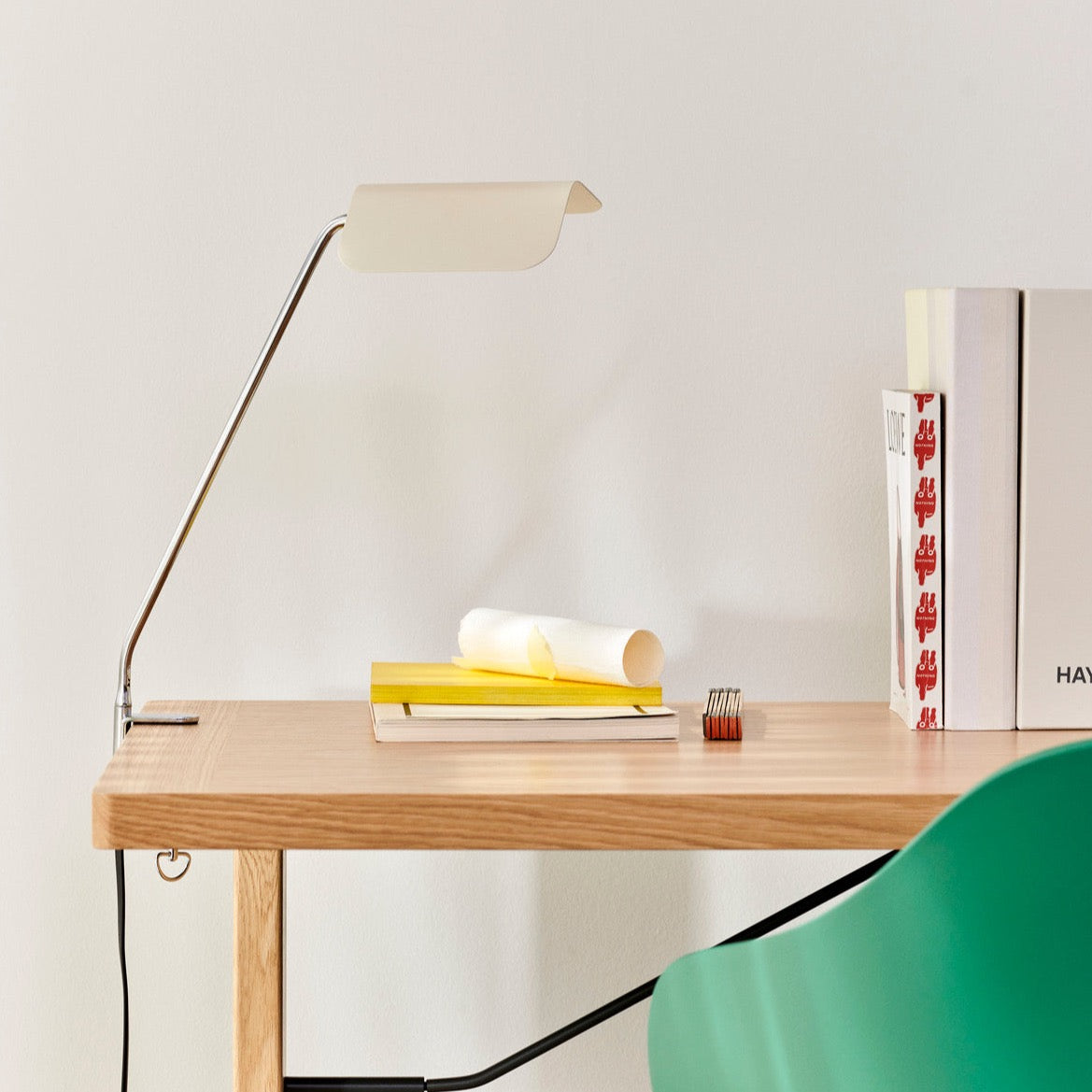 Lampe Hay Apex à étau.