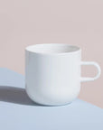 Grand mug blanc de la marque Acme