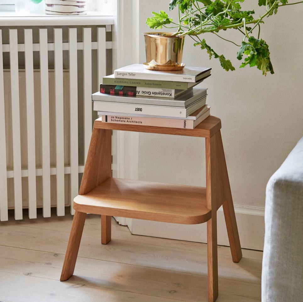 Tabouret Butler de Hay, en chêne huilé