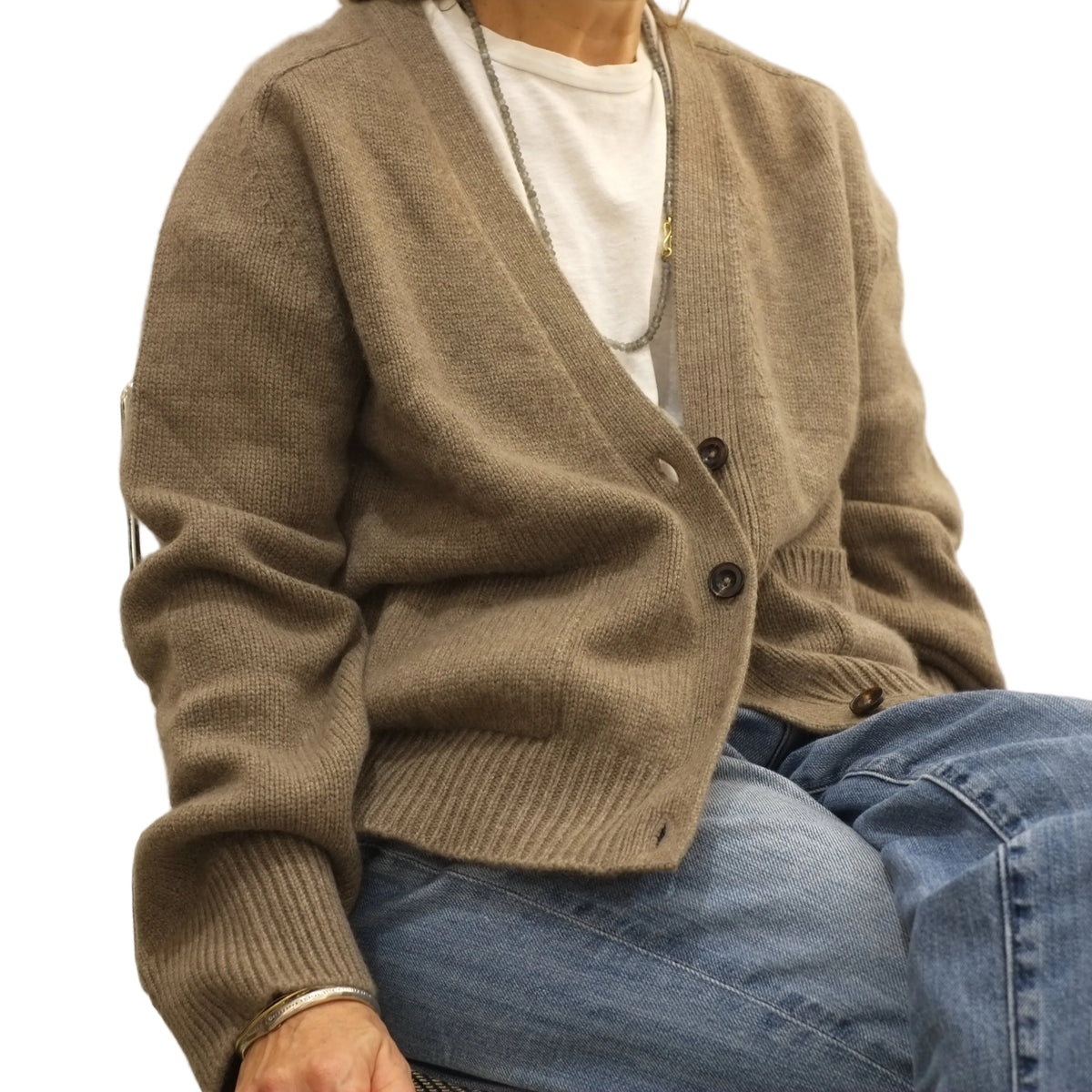 Cardigan vert en cachemire beige 