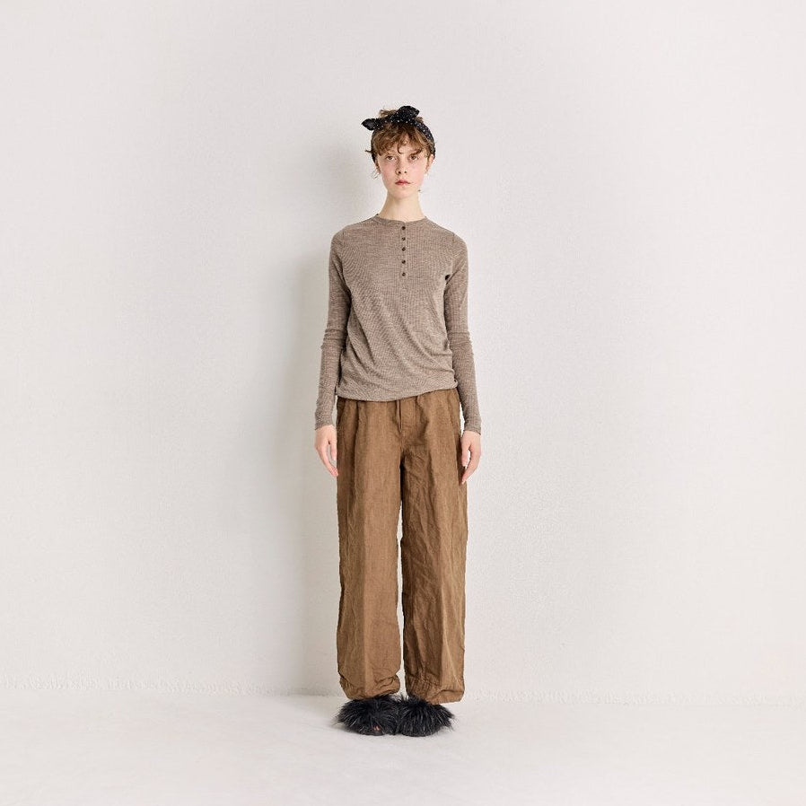 Pantalon en lin marron vue de face