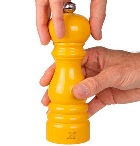 Moulin Peugeot jaune safran 