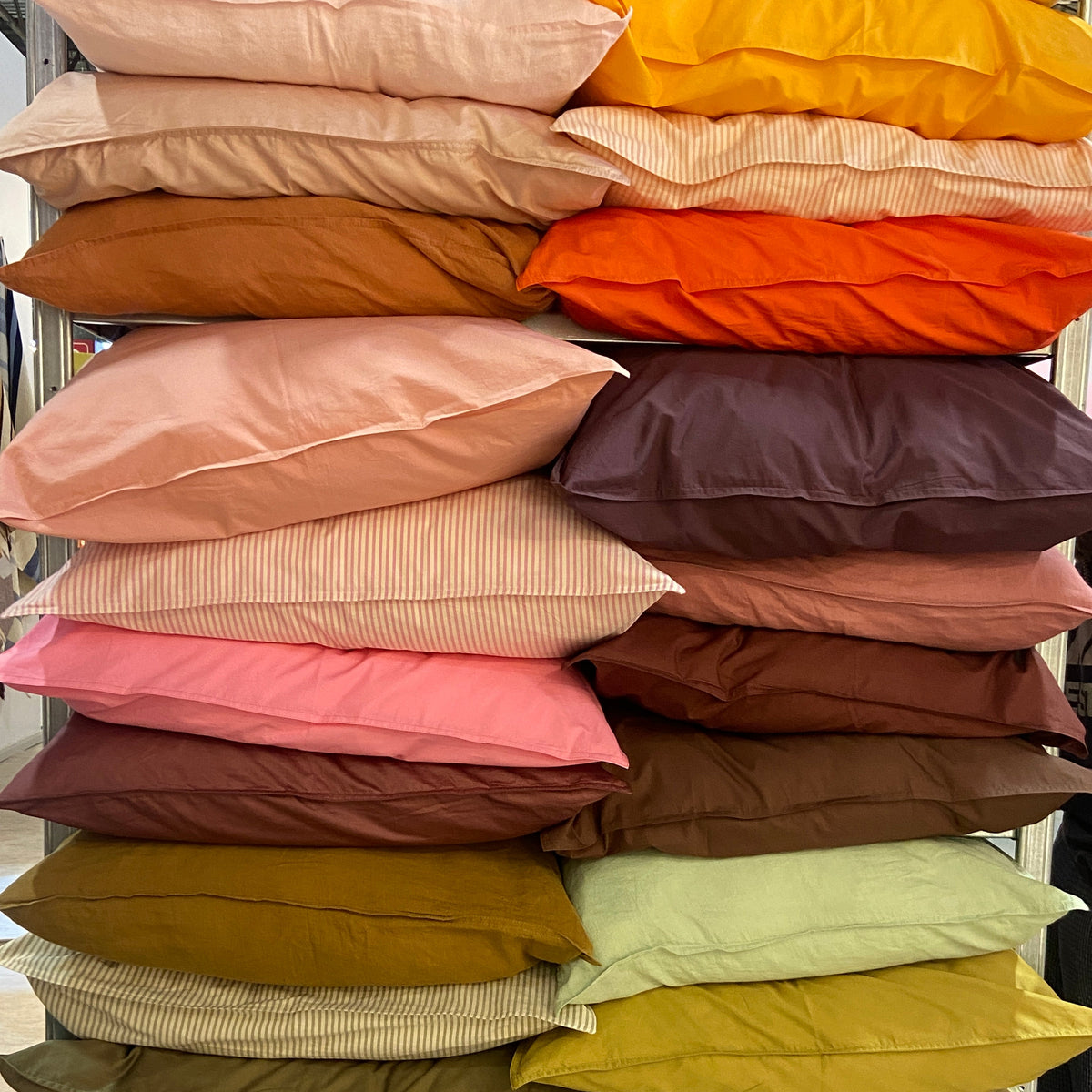 Pile d'oreillers en percale de coton Suite 702