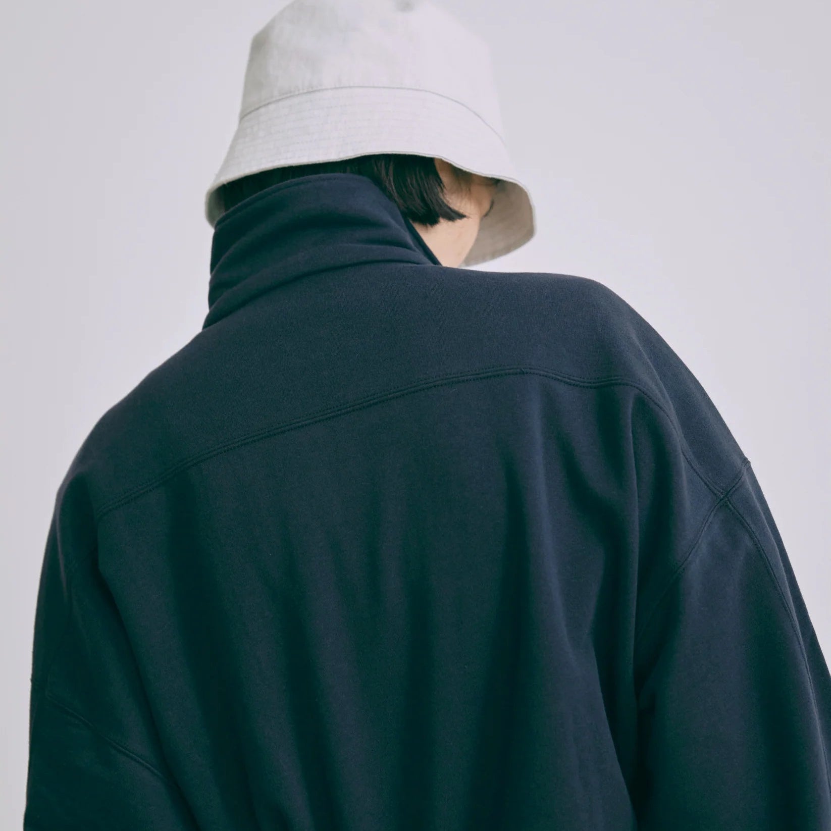 Dos du pull sur mannequin