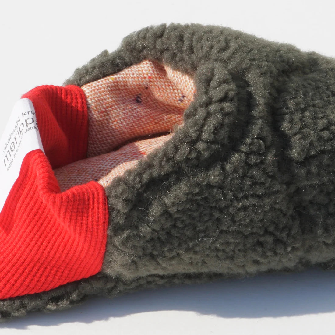 chaussons rouge et polaire charbon 