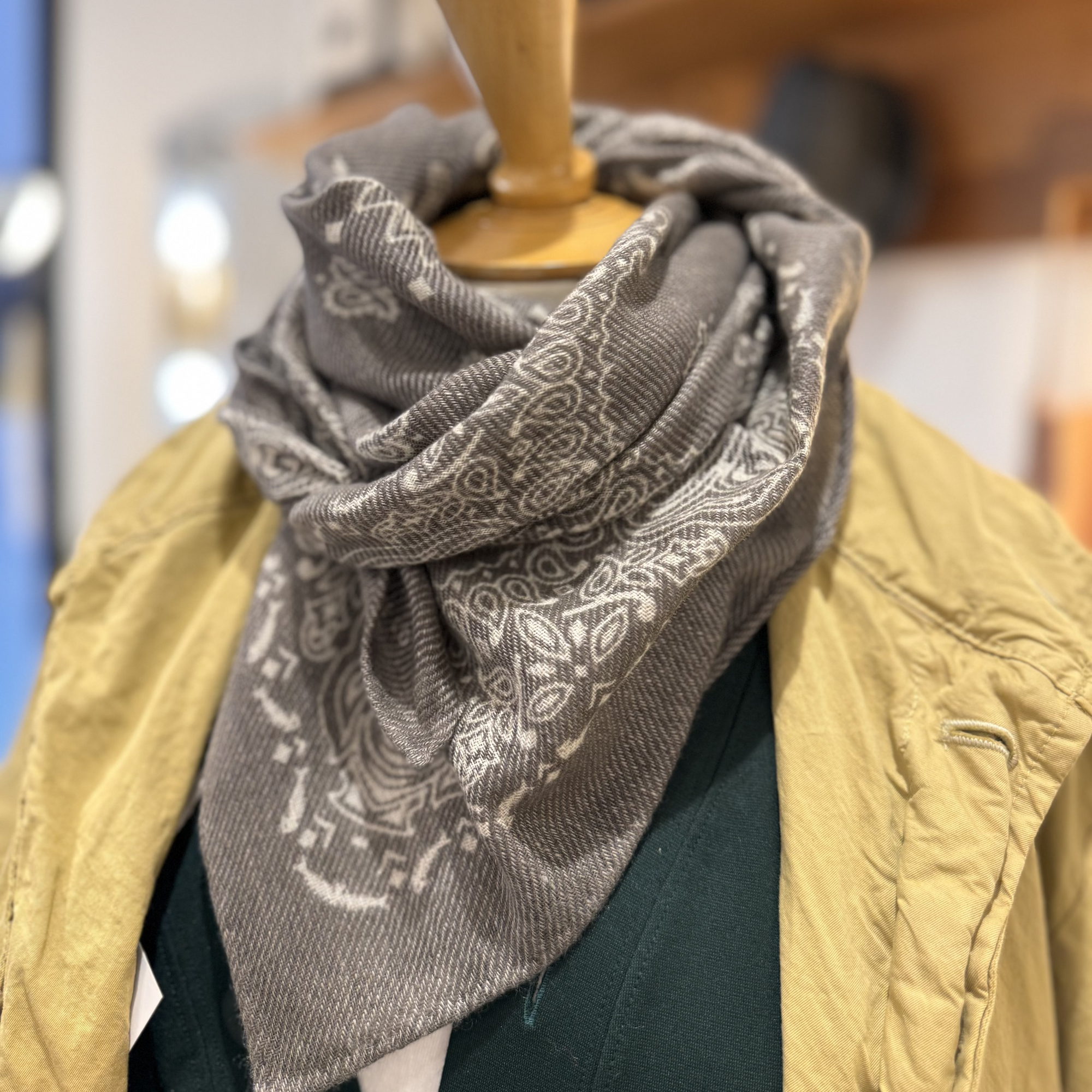 Foulard cashmere couleur taupe