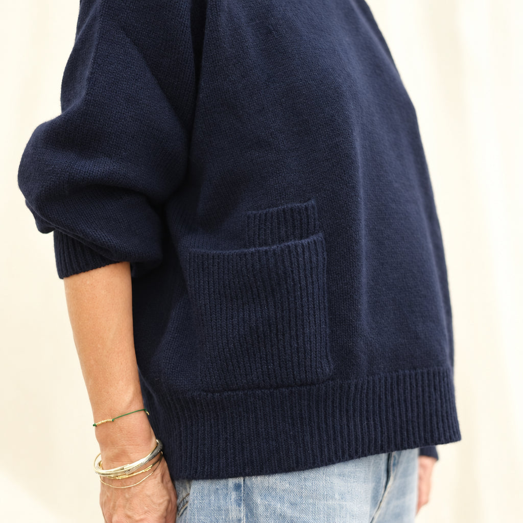 Détail poche pull bleu Himalayan Cachemire