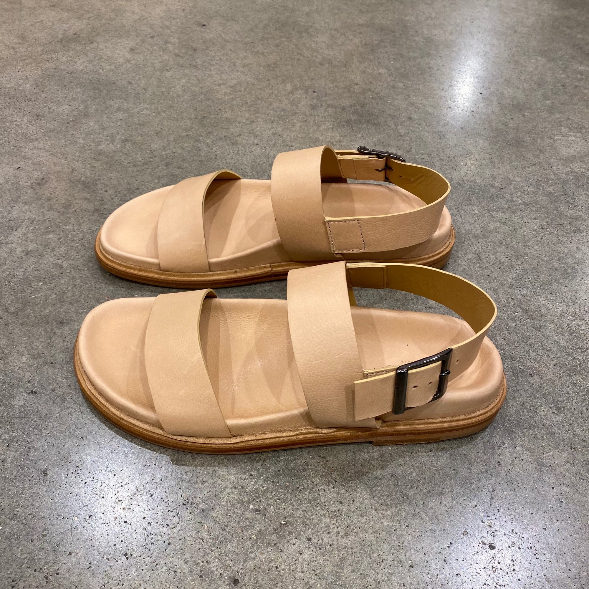 Sandales en cuir fabriquées en Italie