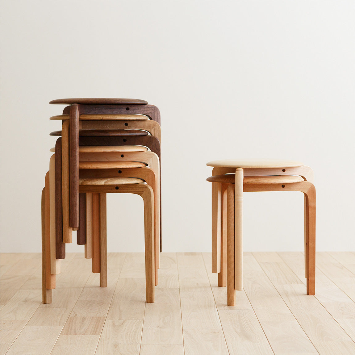 Tabouret en bois massif fabriqué au Japon