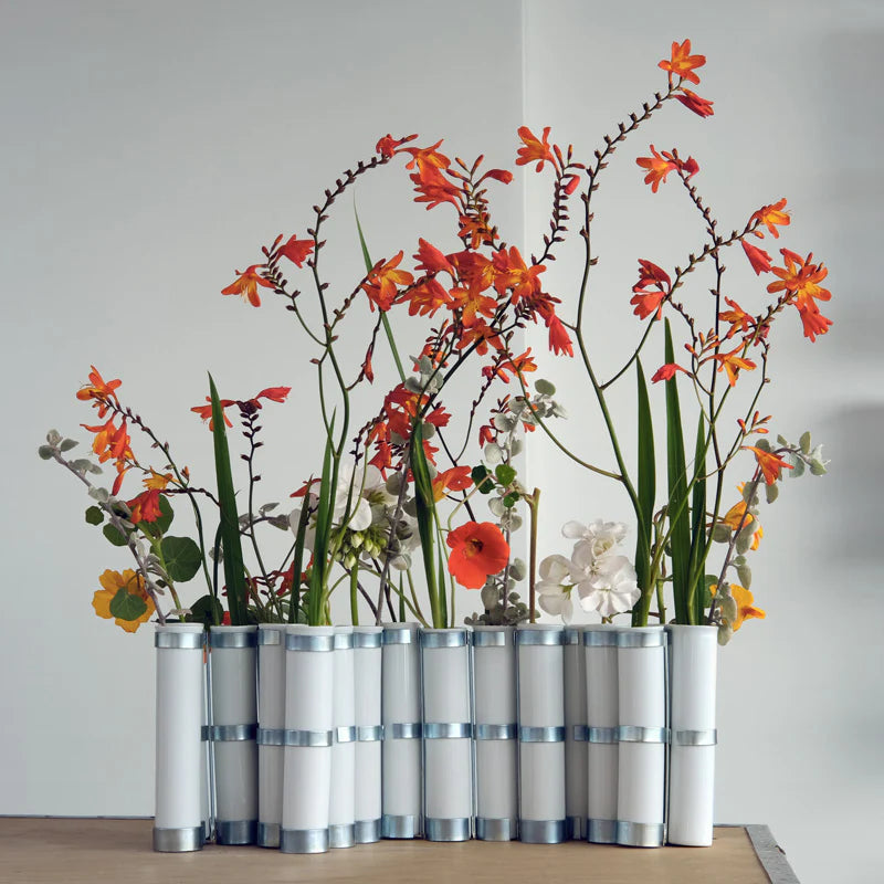 Vase d'avril tse tse en porcelaine blanche