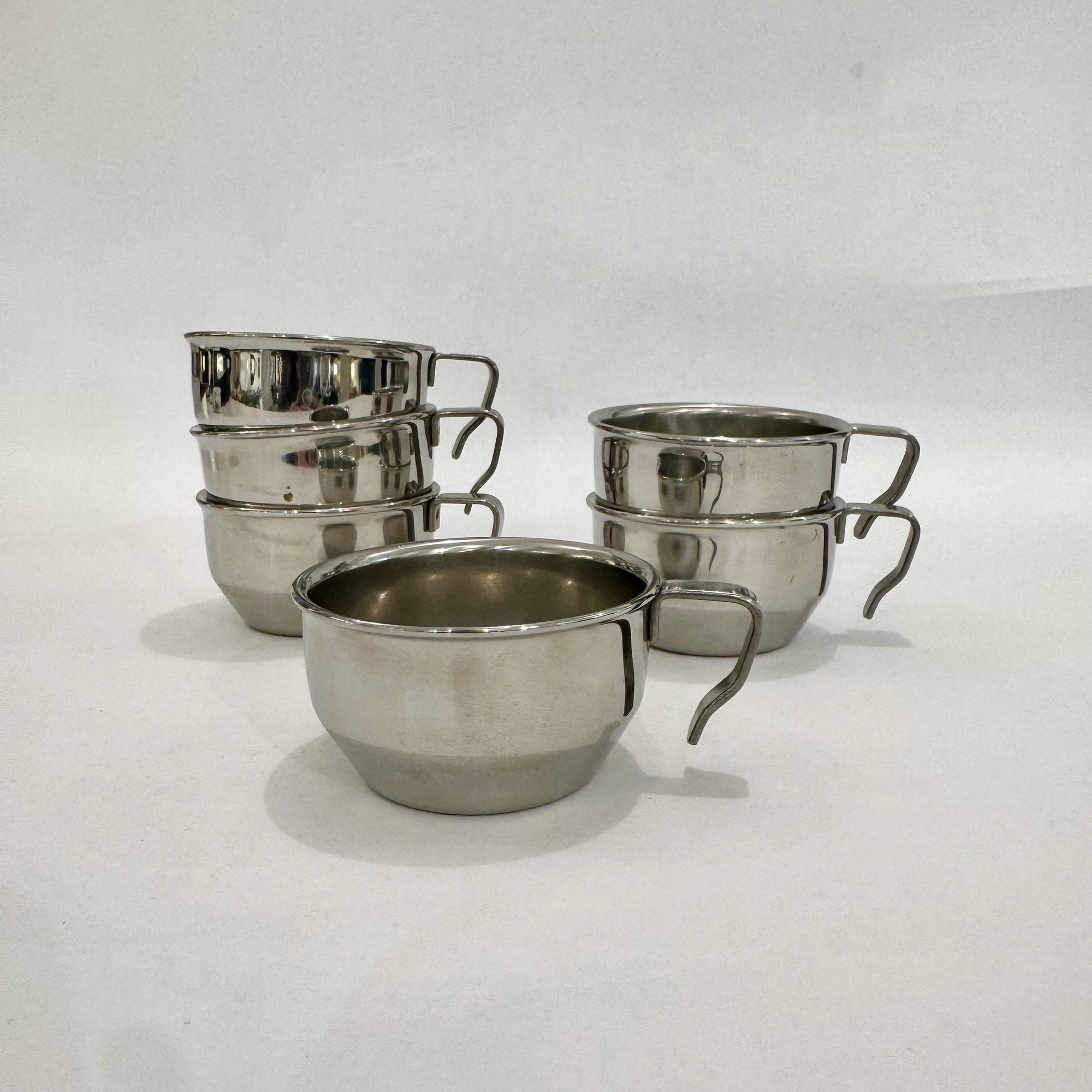 Tasse vintage en inox 
