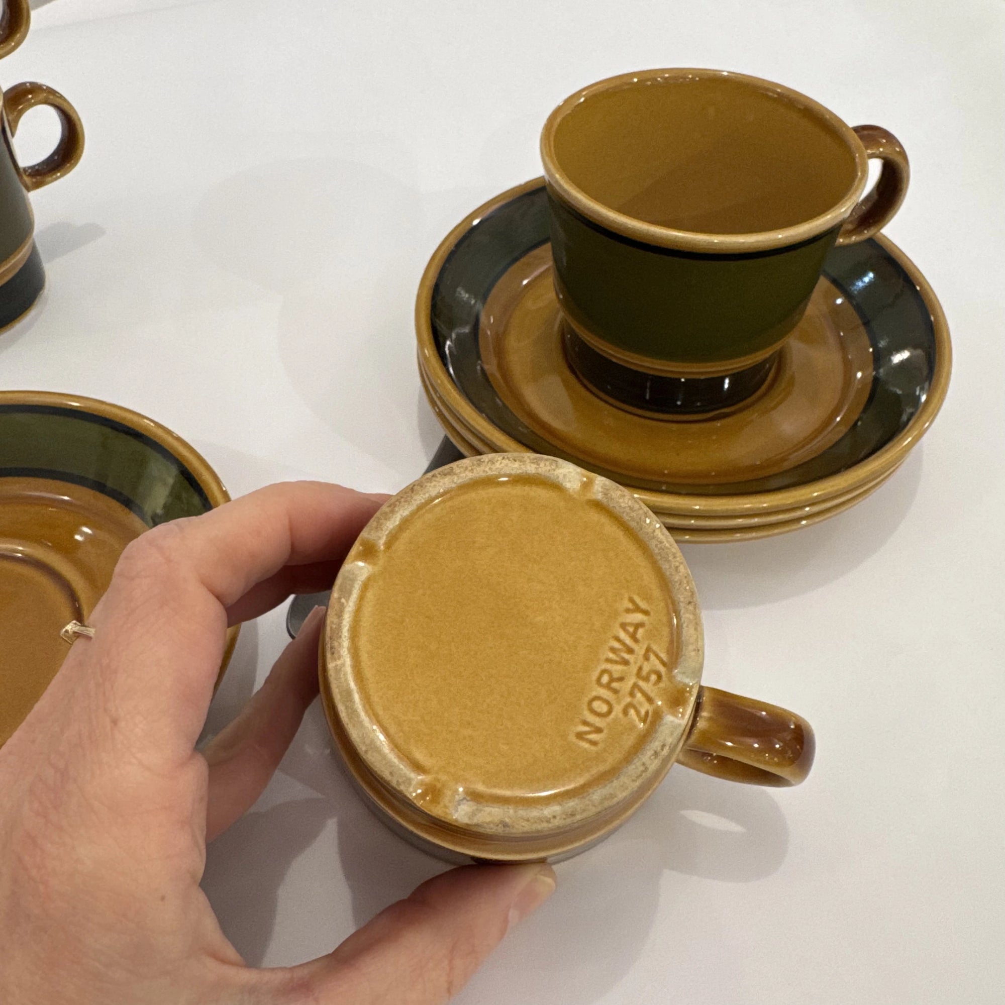 Zoom sur le dos de la tasse "Norway "2757"