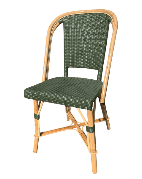 Chaise magnifique tressée en rotin, aussi bien pour l'intérieur que pour l'extérieur.